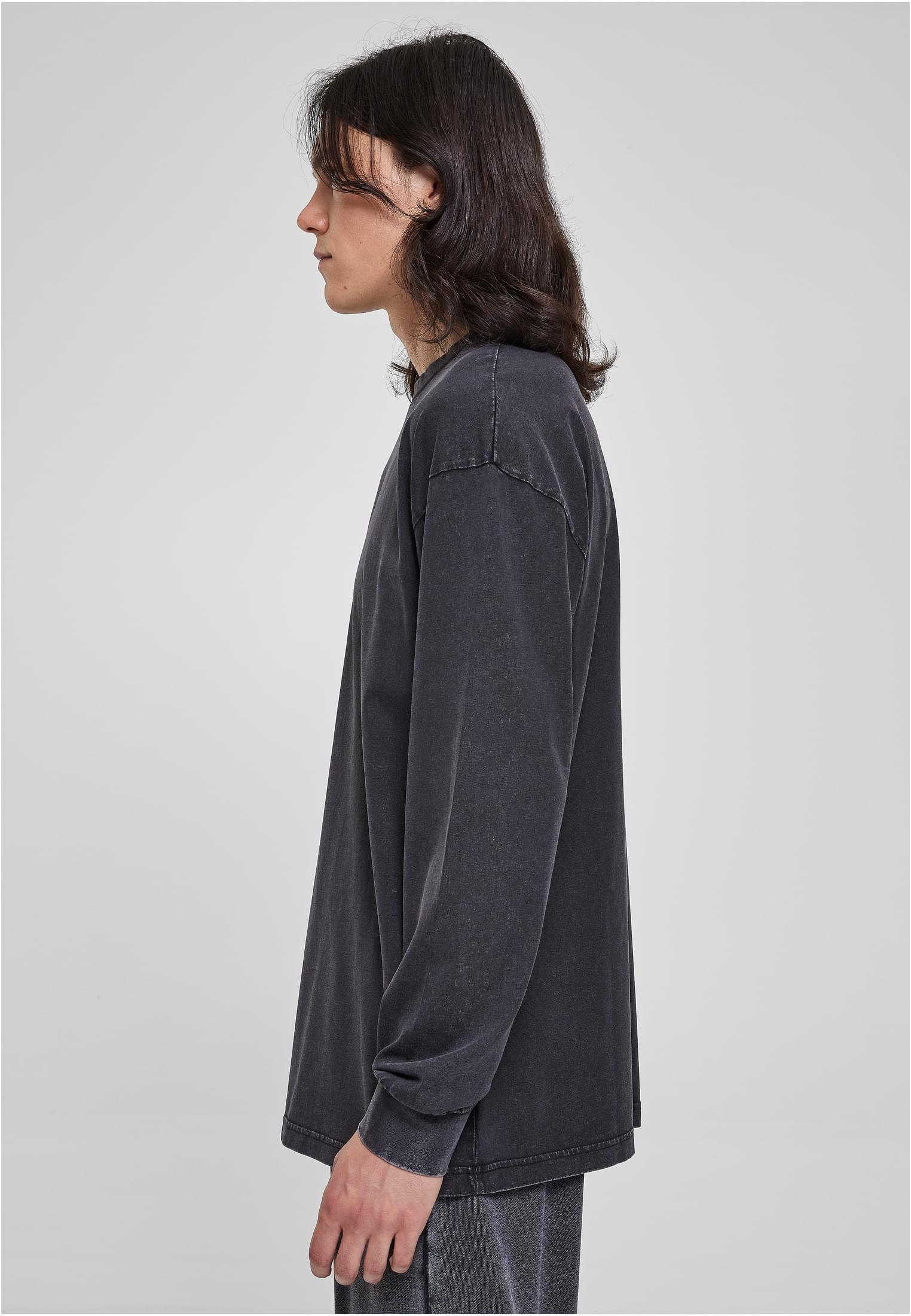 UC Heavy Boxy Acid Wash Longsleeve