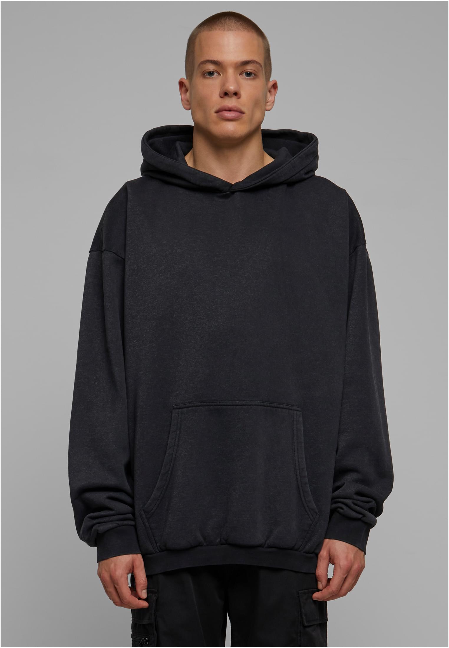 UC kiselinom oprana majica s kapuljačom