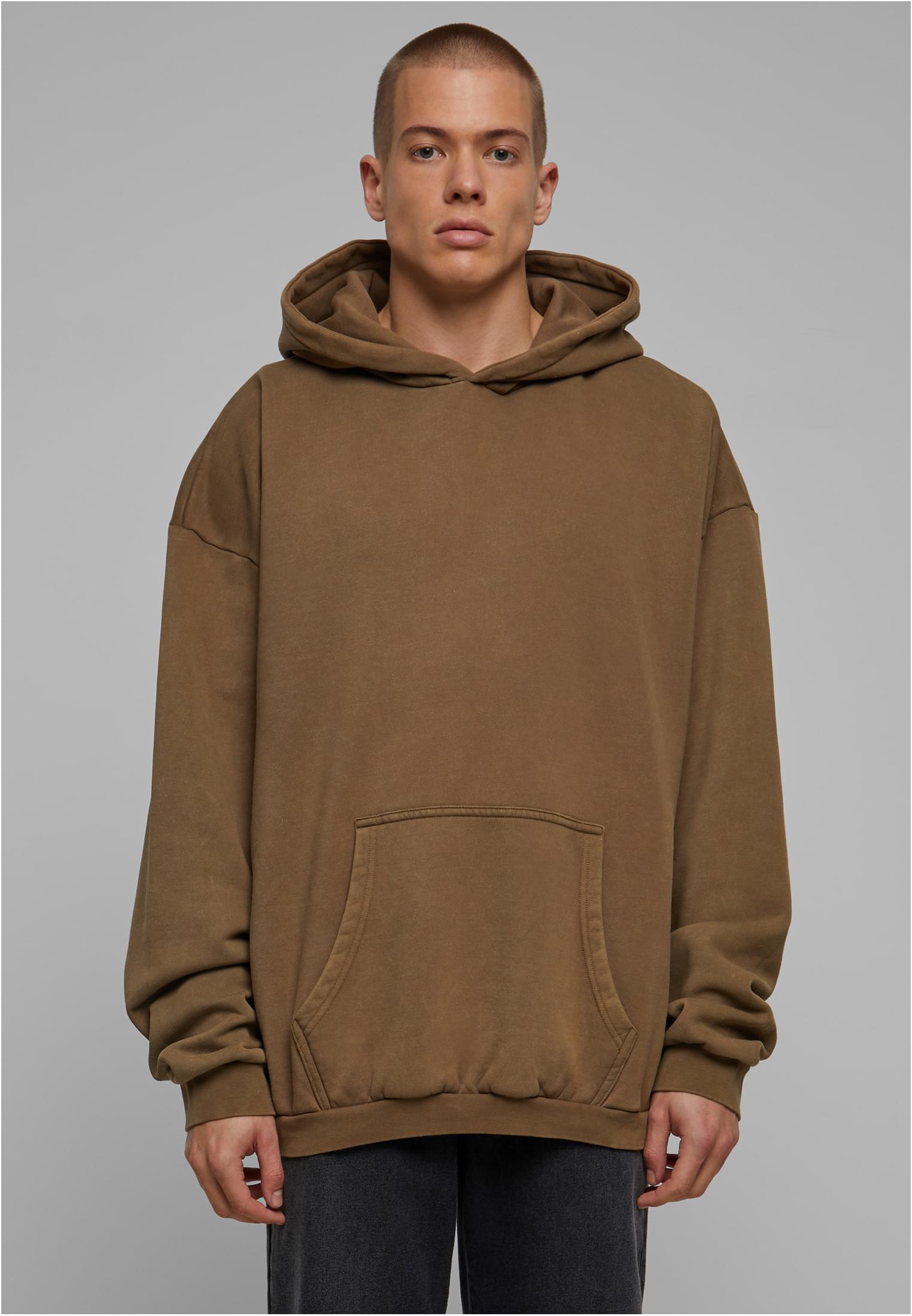 UC kiselinom oprana majica s kapuljačom