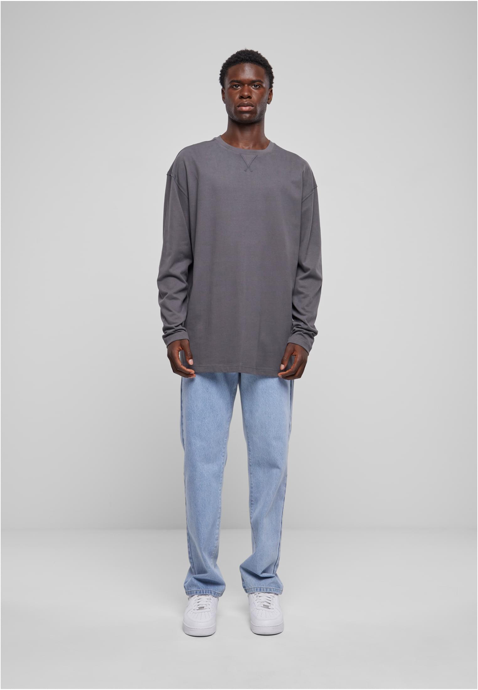 UC Oversized z długim rękawem i odkrytymi krawędziami