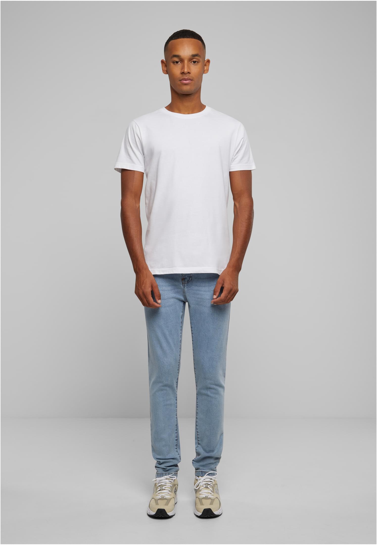 UC Slim Tapered Jeans