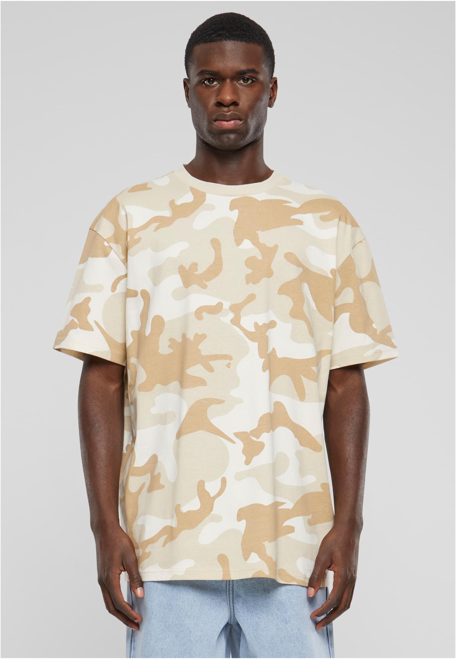 UC Oversized Simple Camo Tee