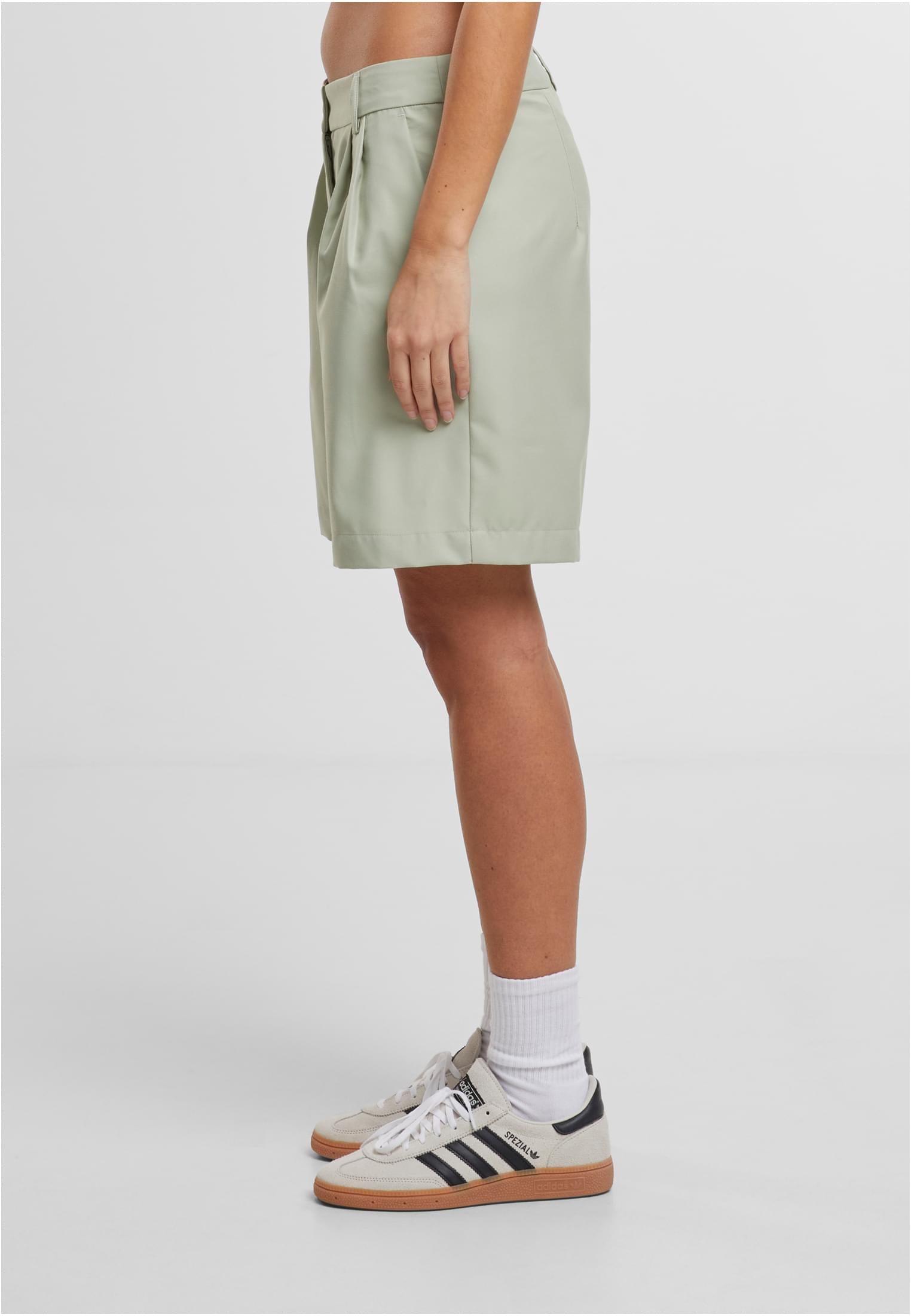 UC Pleated Bermuda Shorts