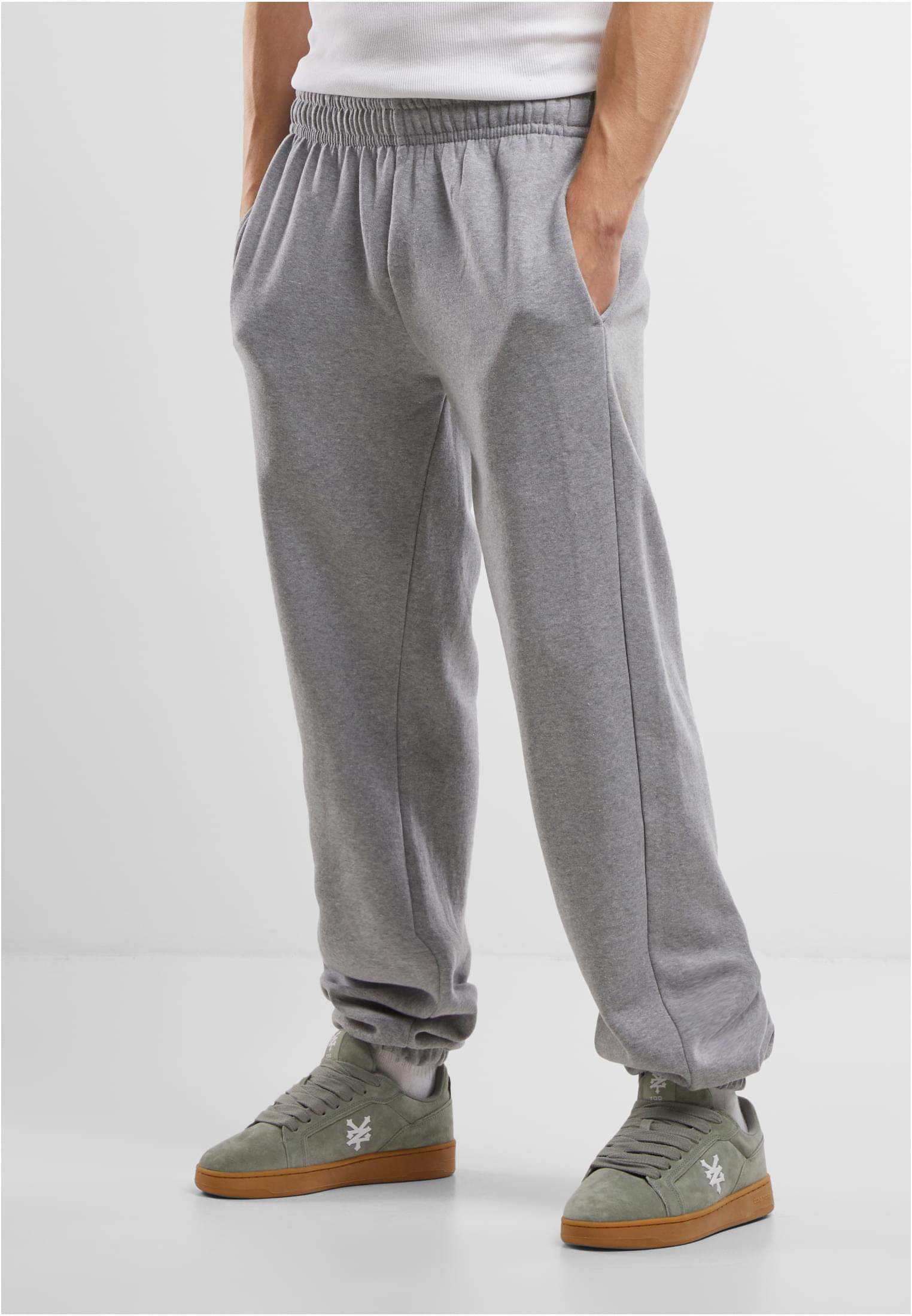 UC Basic Loose Sweatpants