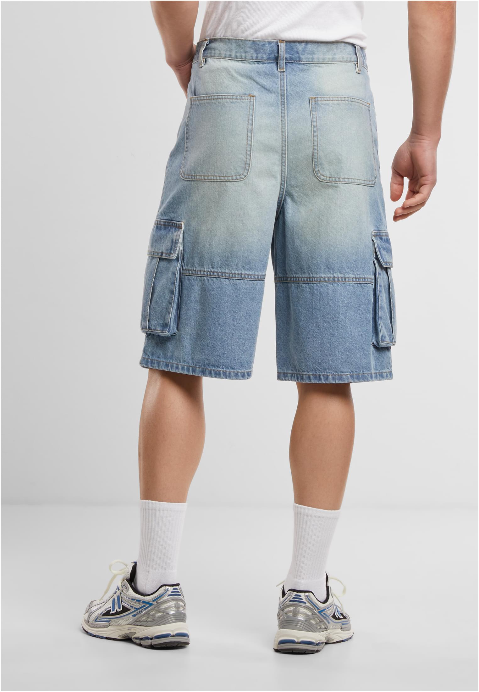 Pantaloncini cargo in denim rilassati UC