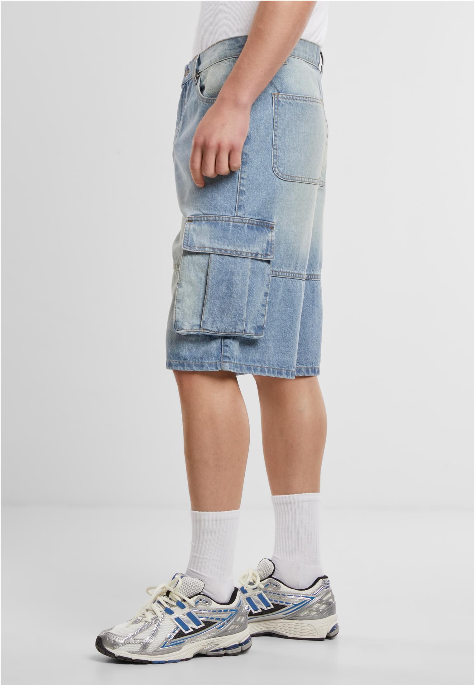 Pantaloncini cargo in denim rilassati UC