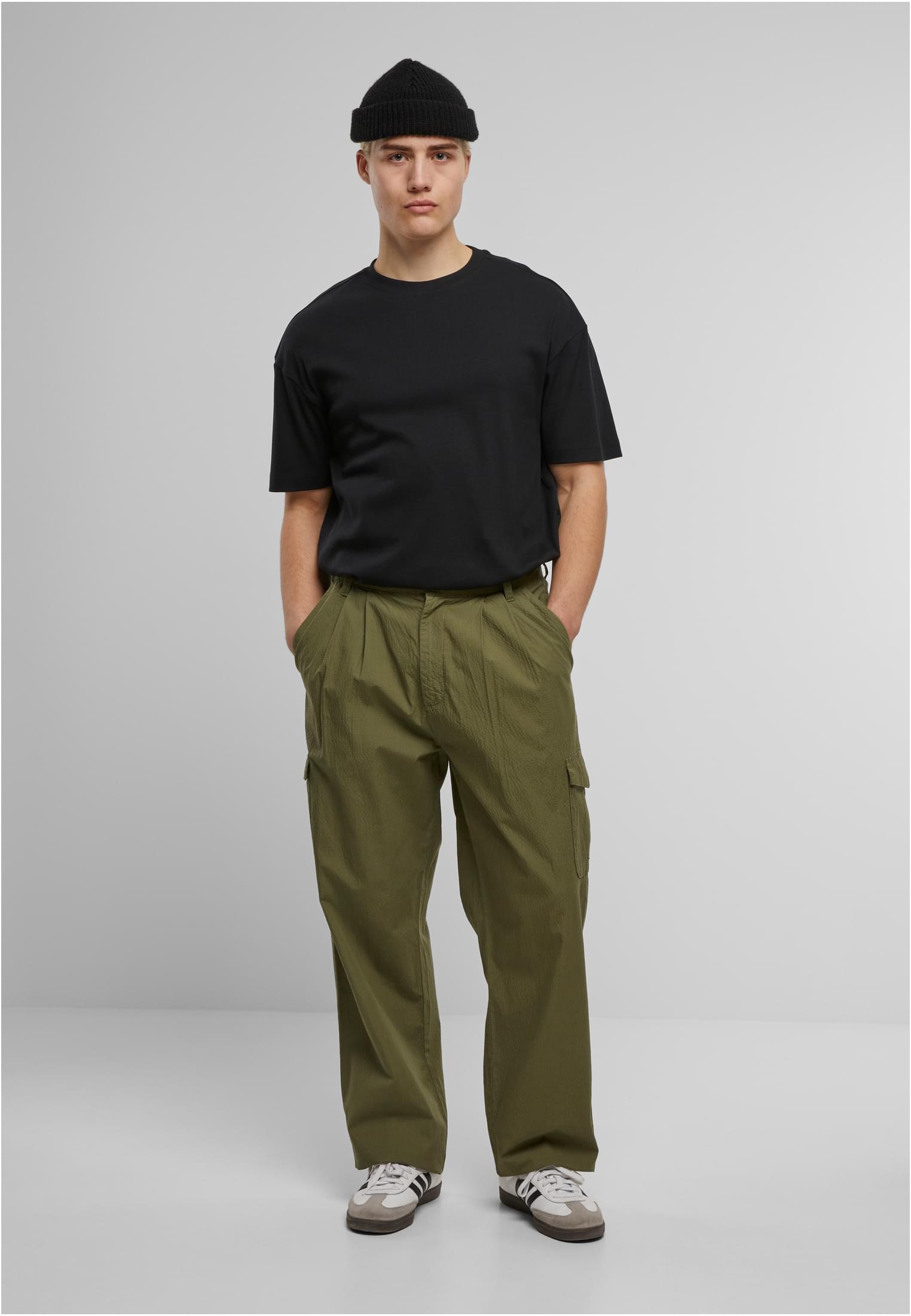 UC Wide Pleated Cargo Pants