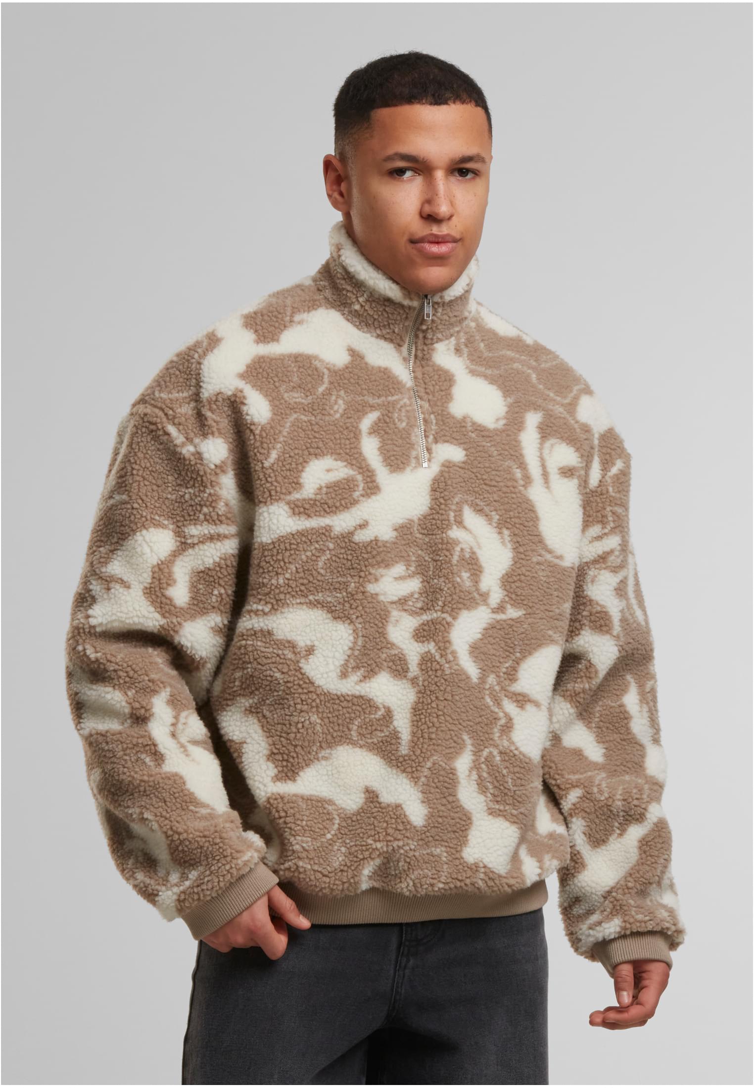 UC Oversized Pattern Teddy Troyer