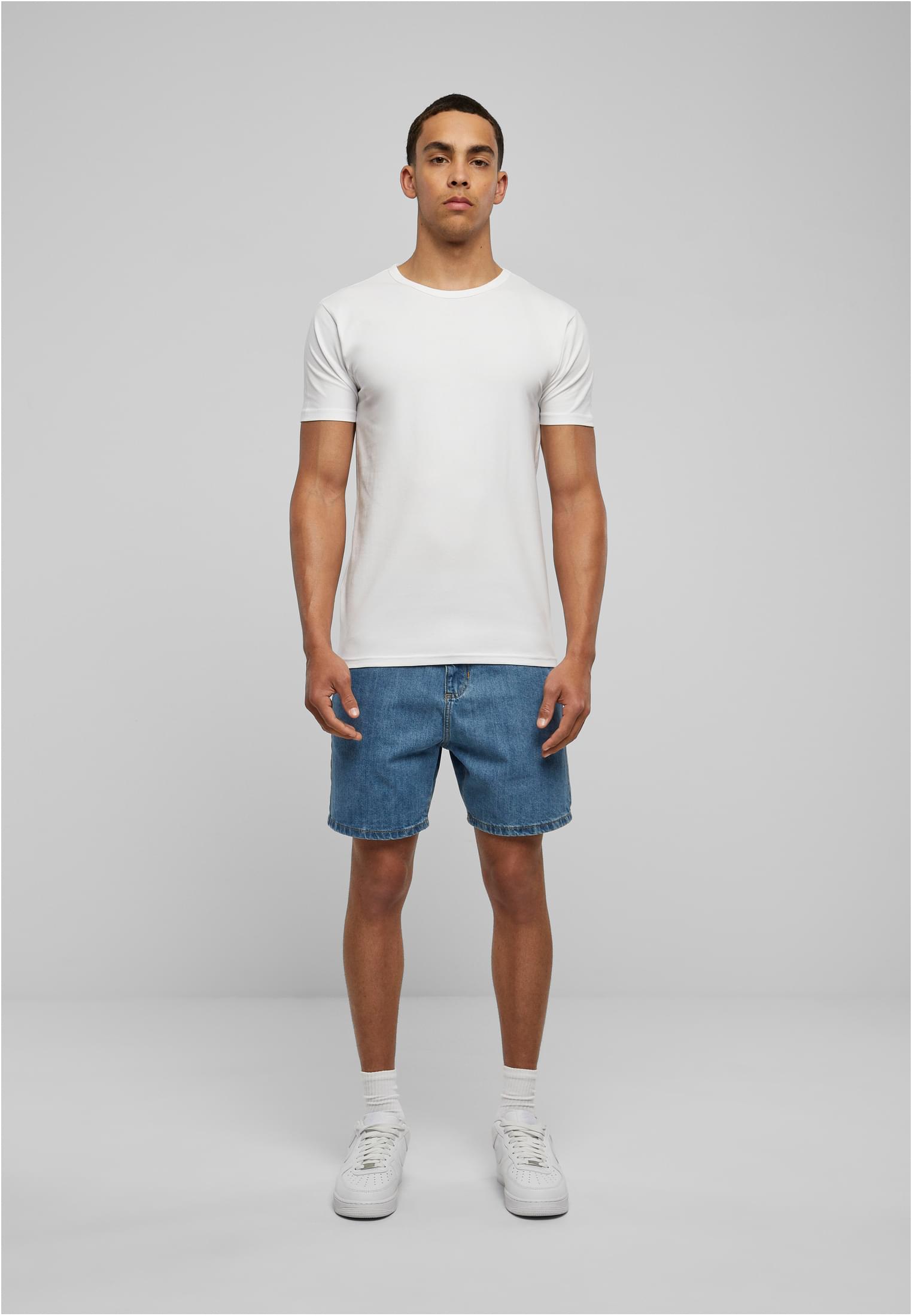 UC Fitted Stretch Tee