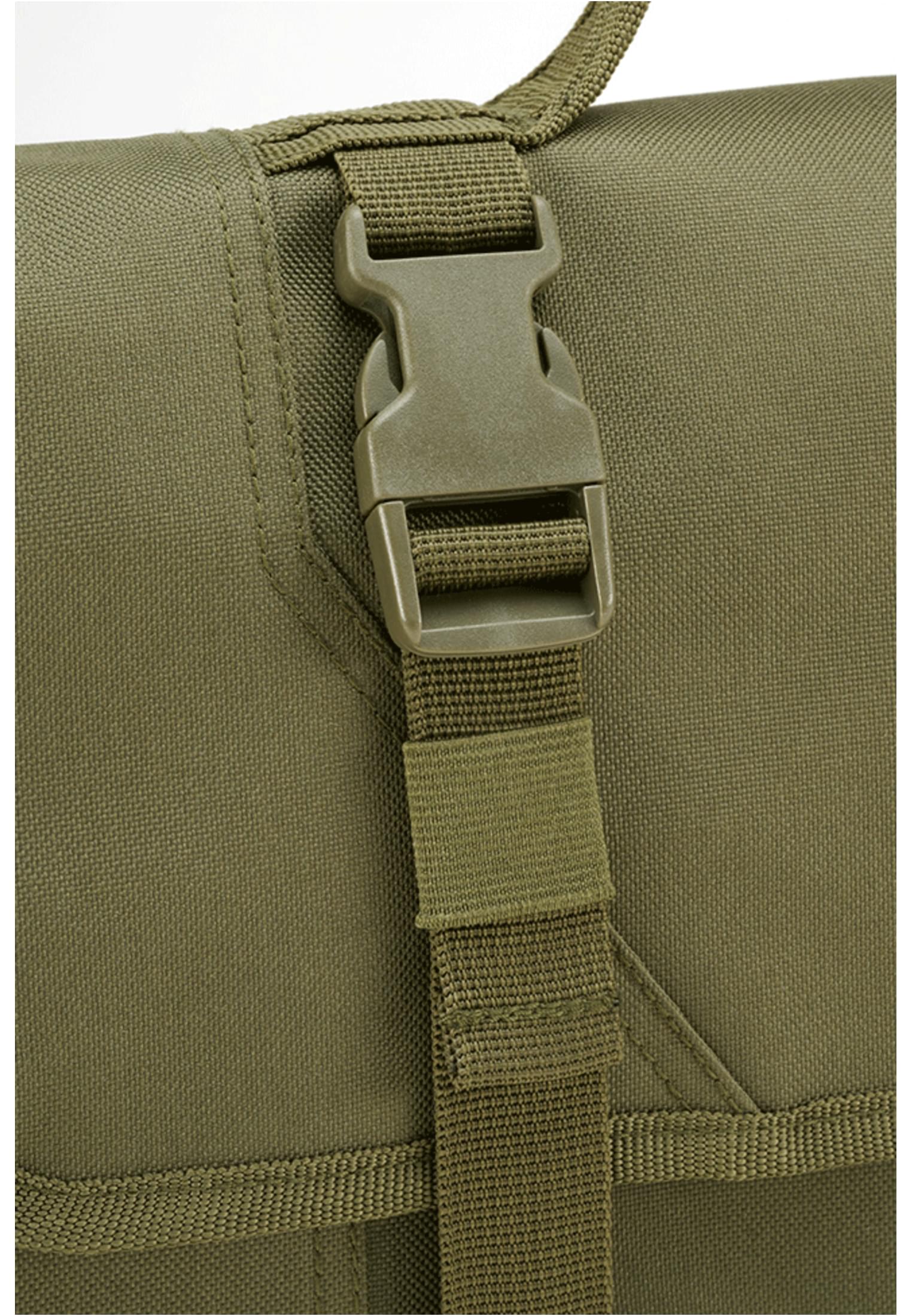 Närbild på spännet och det slitstarka tyget på den olivgröna verktygsväskan B Tool Kit Large.