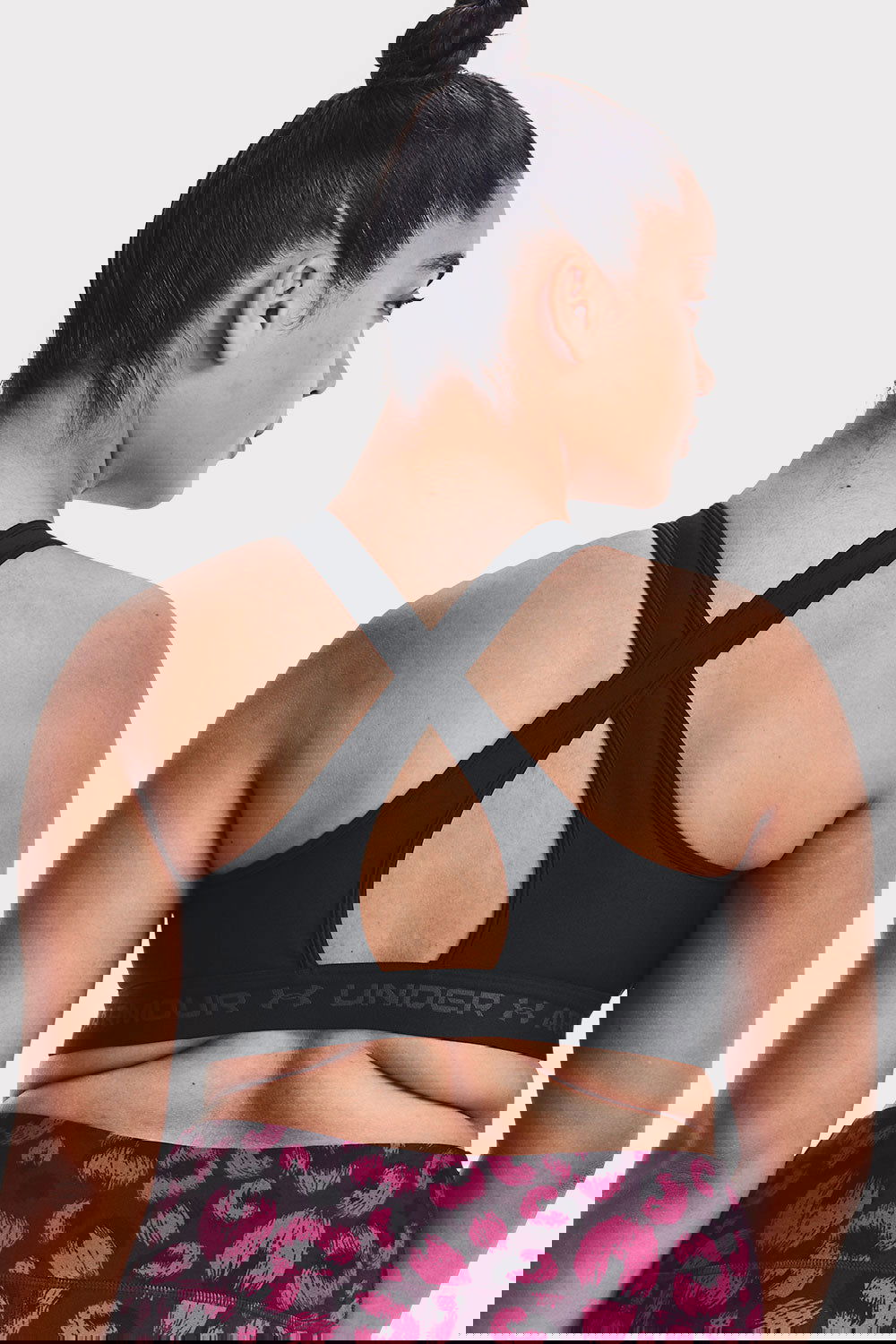 UA Crossback Mid Bra - Black - workoutbrands.com