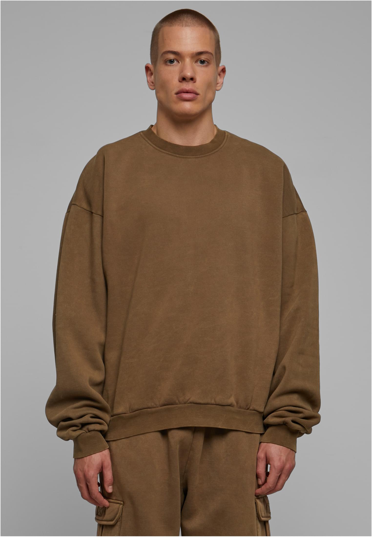 UC Acid Washed Crew - workoutbrands.com