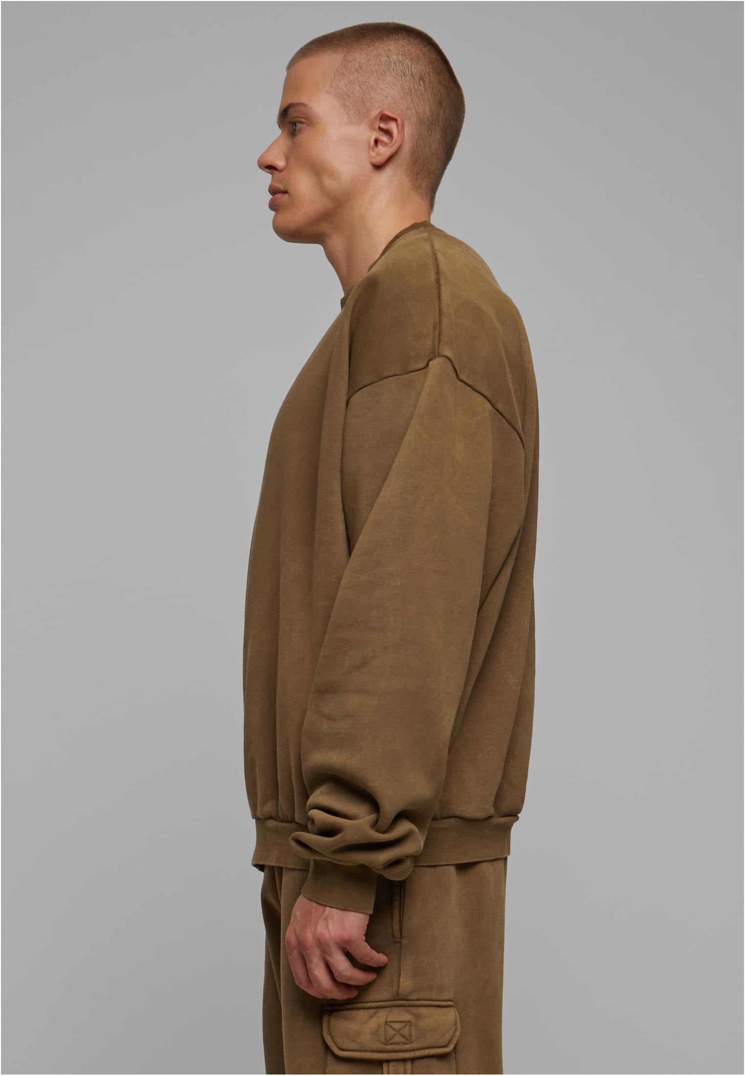 UC Acid Washed Crew - workoutbrands.com