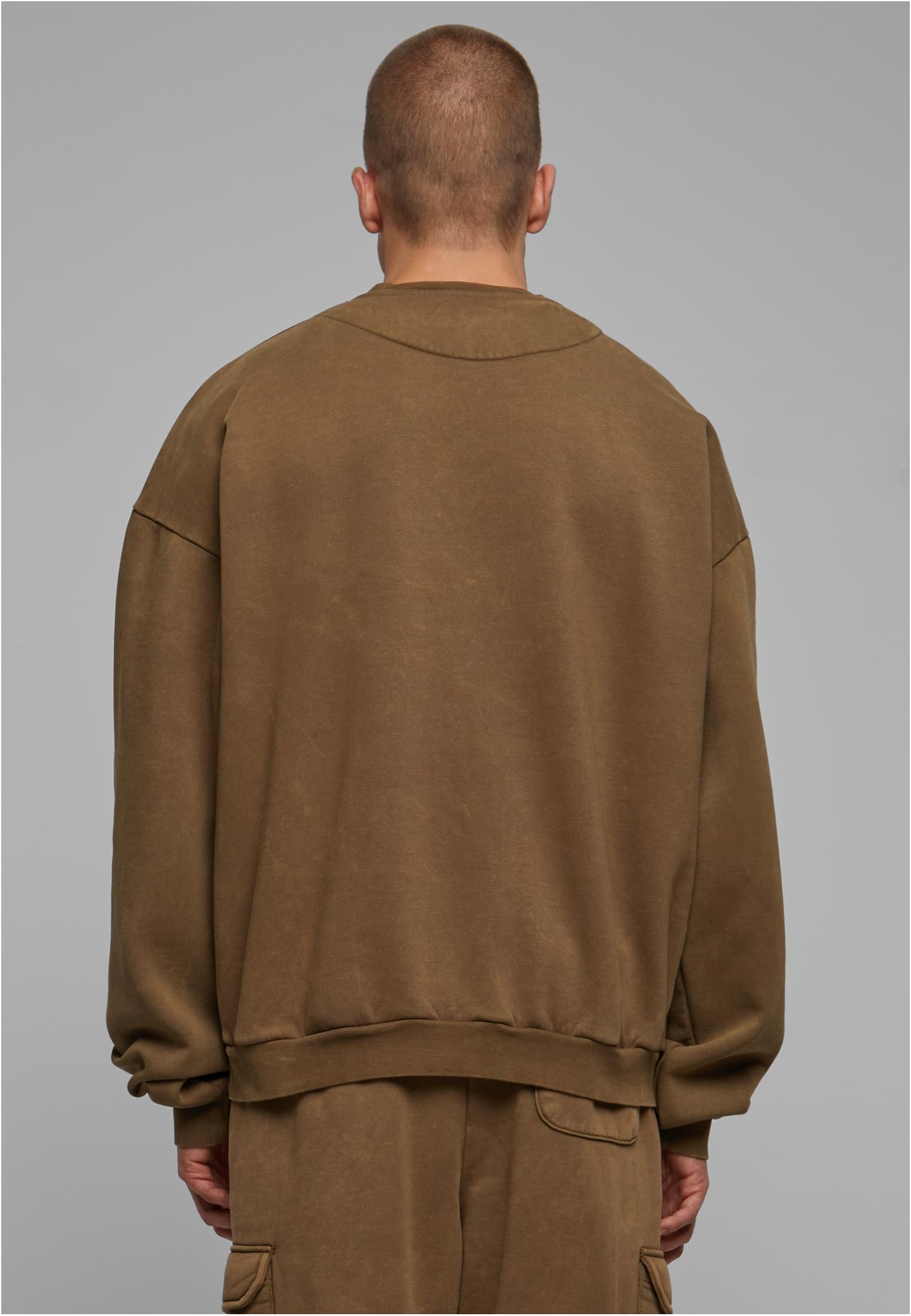 UC Acid Washed Crew - workoutbrands.com