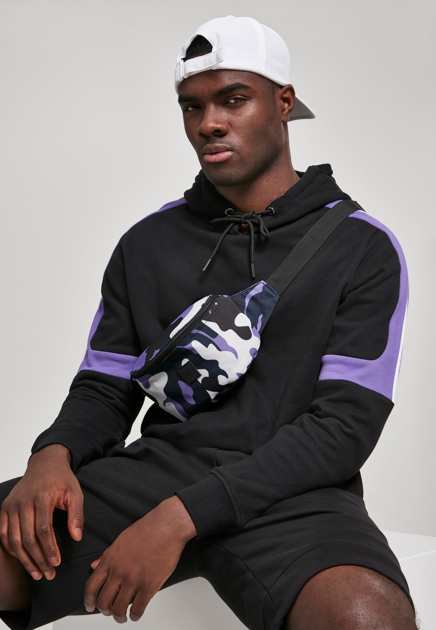 UC Camo Belt Pouch Hip Bag One Size - workoutbrands.com