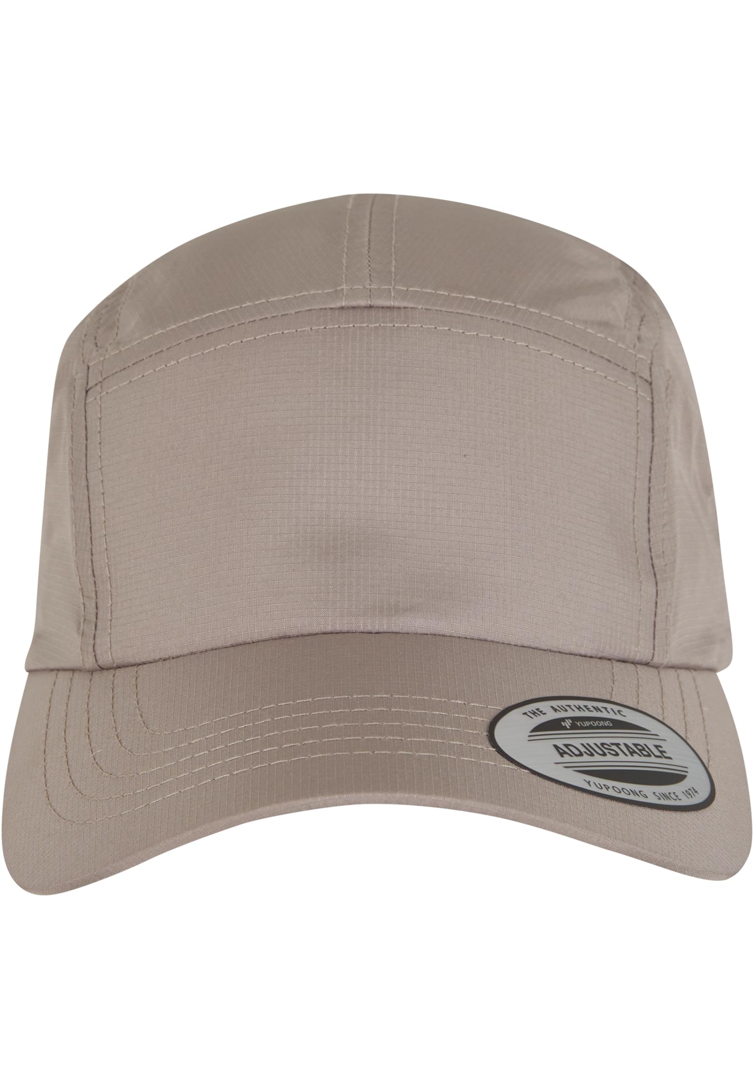 Framsidan av en khakifärgad Jokey elastic-keps.