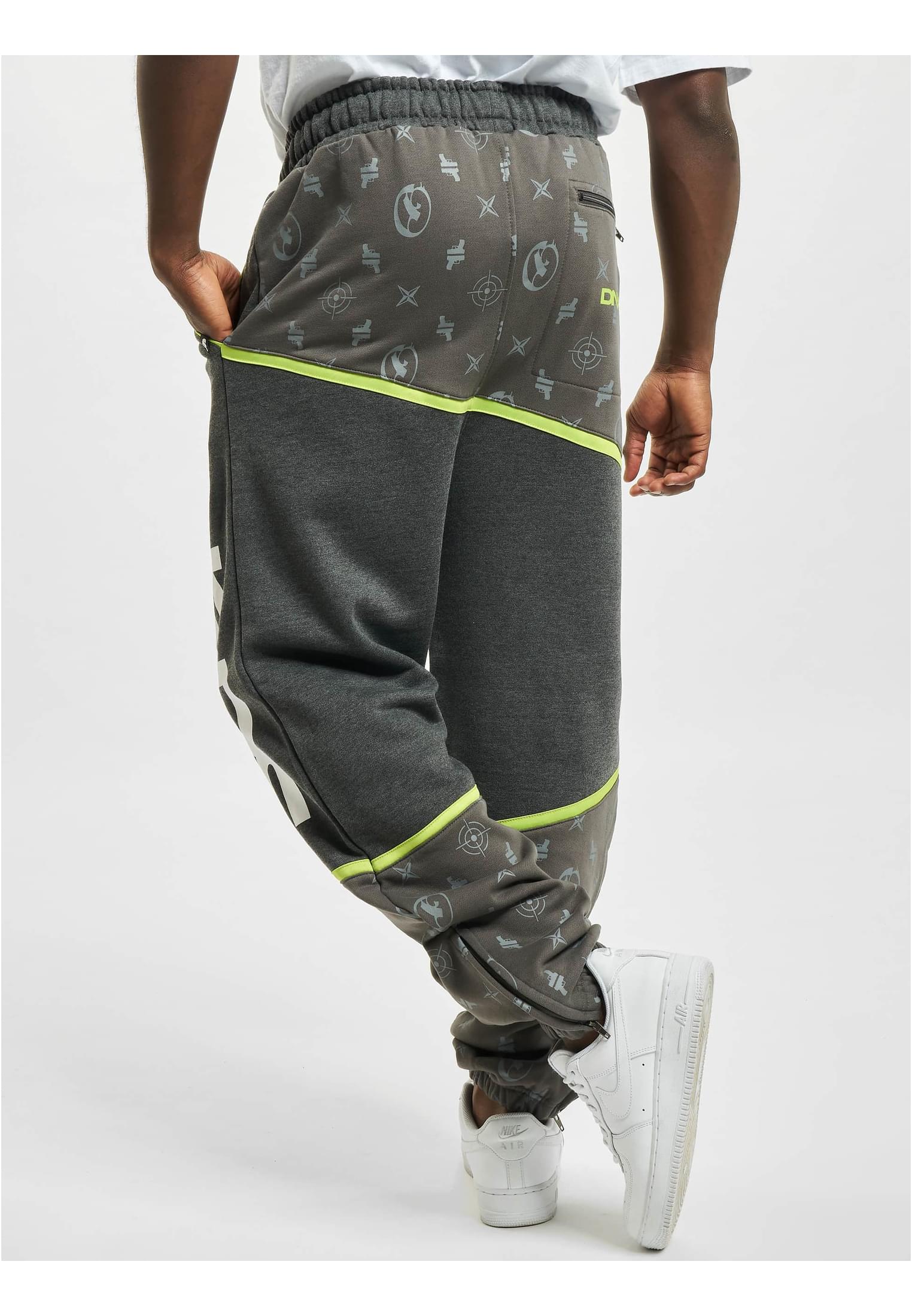 Crosshair Sweatpants grey XXL - workoutbrands.com