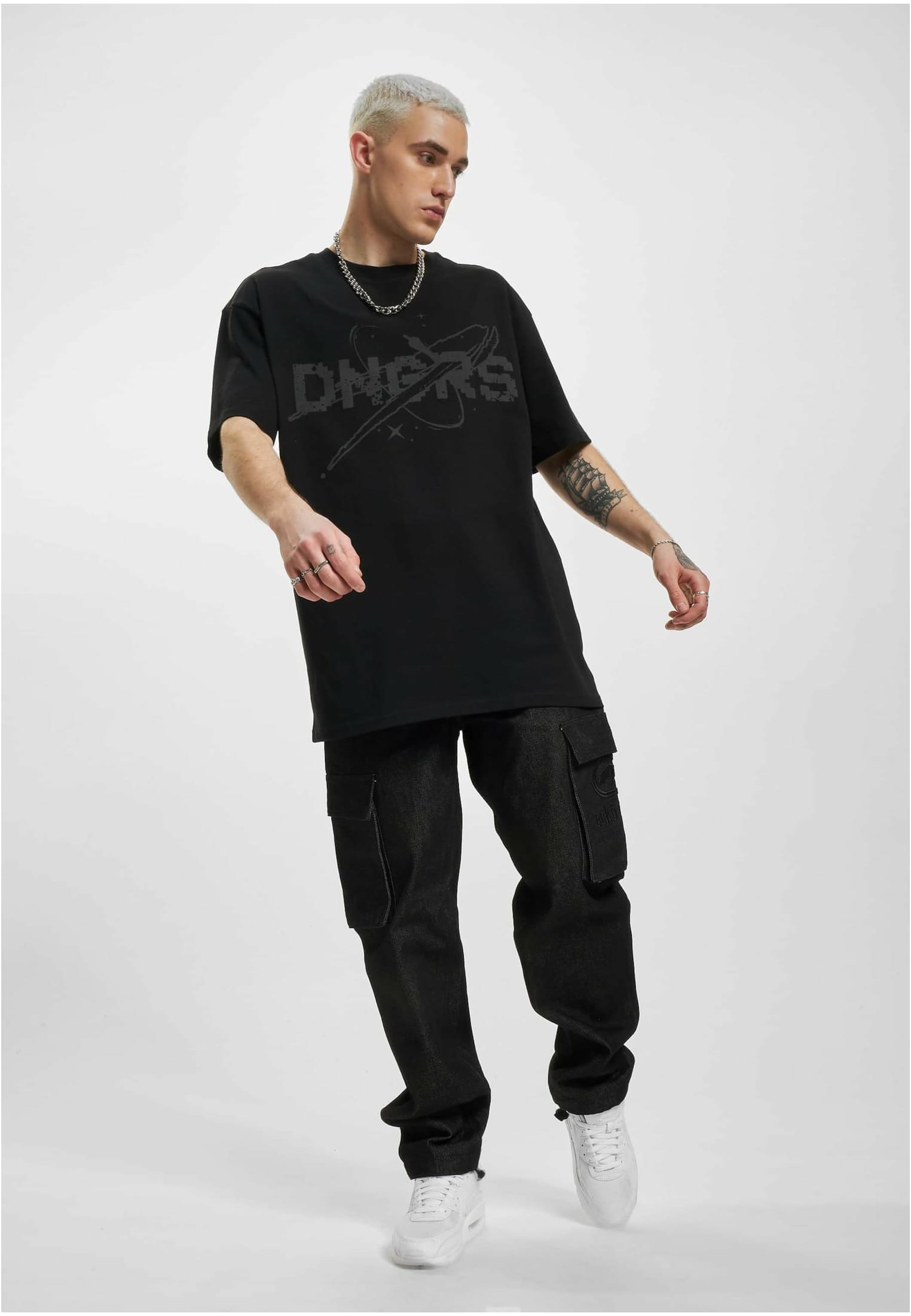 DNGRS Invador T-Shirt