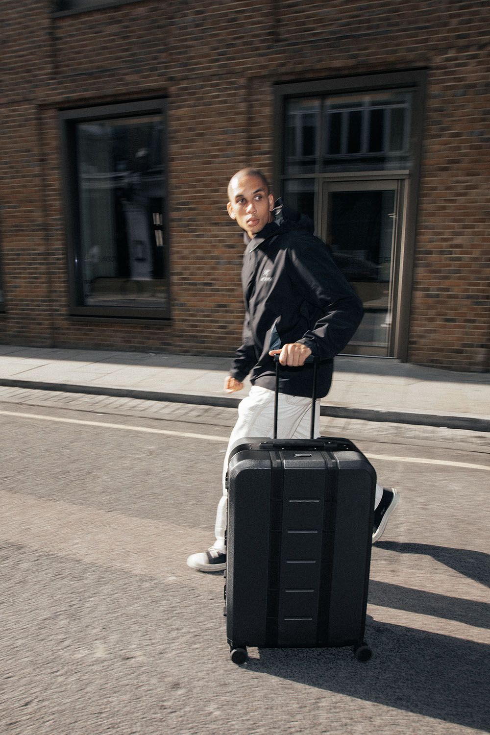 Db Ramverk Pro Check-in Luggage Large - Diepzwart