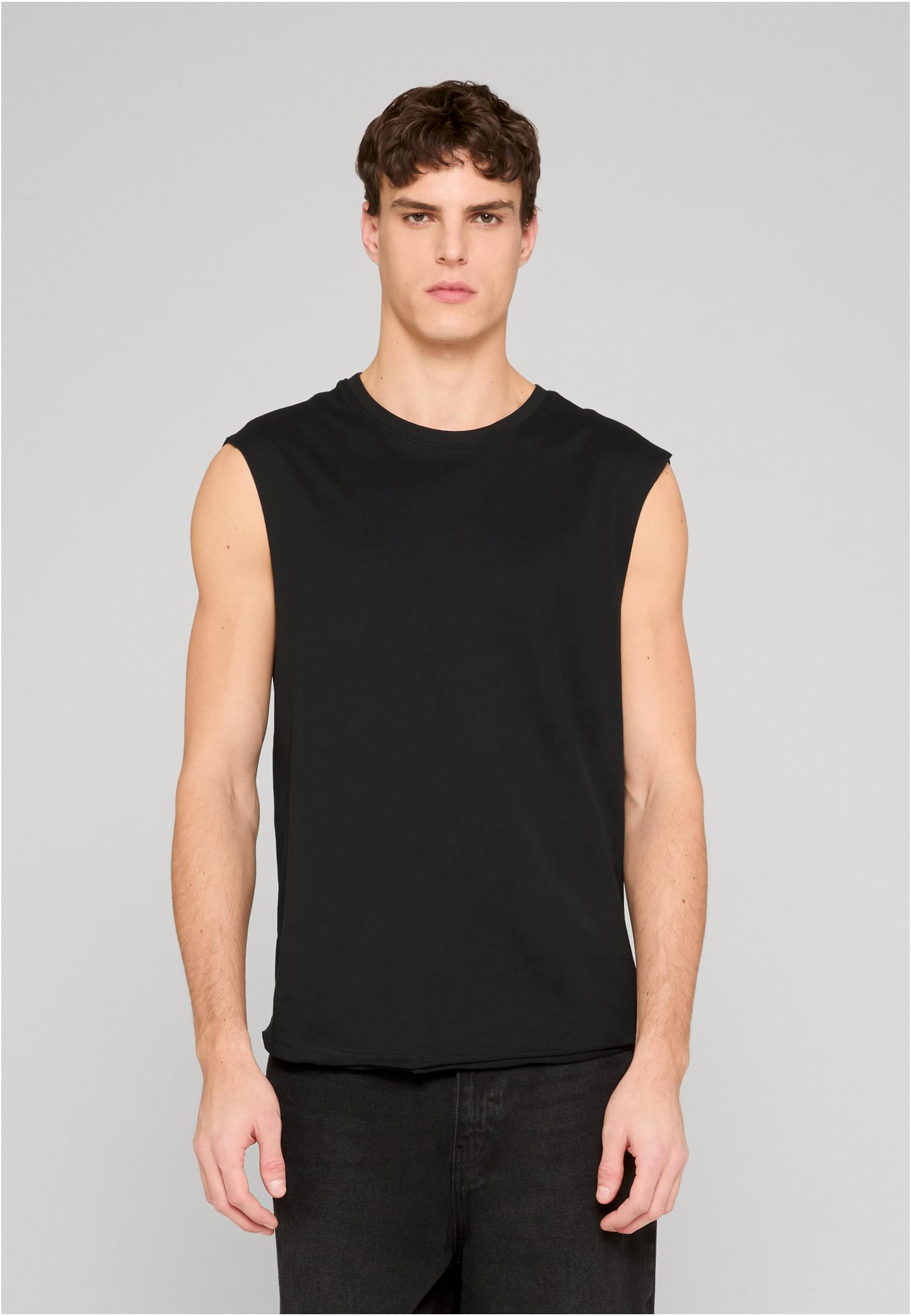 UC Edge Sleeveless Tee