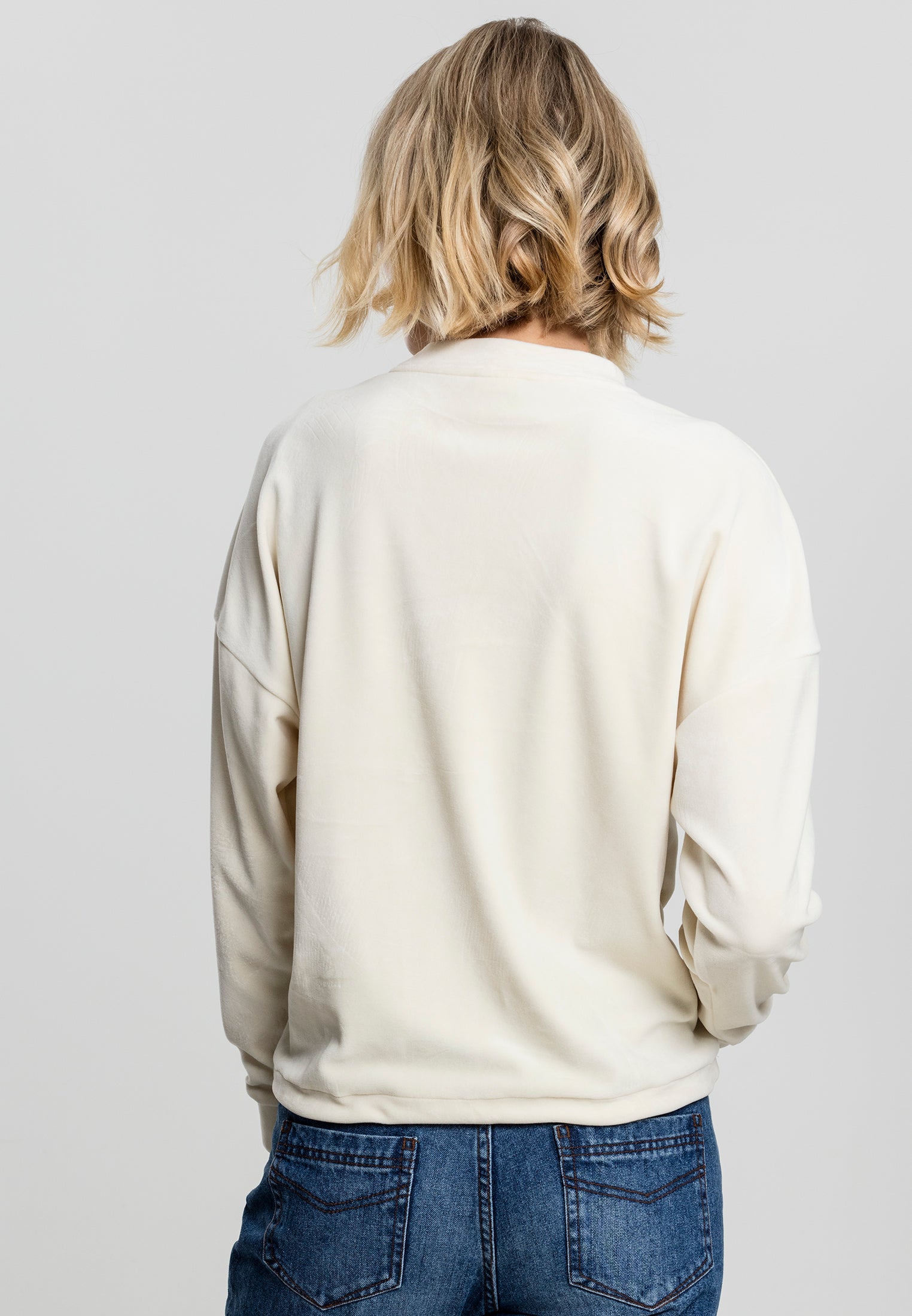 UC Oversized Velvet Crew