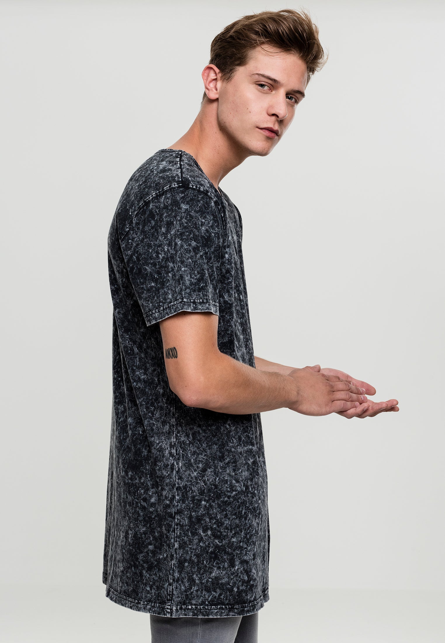 UC Random Wash Long Tee