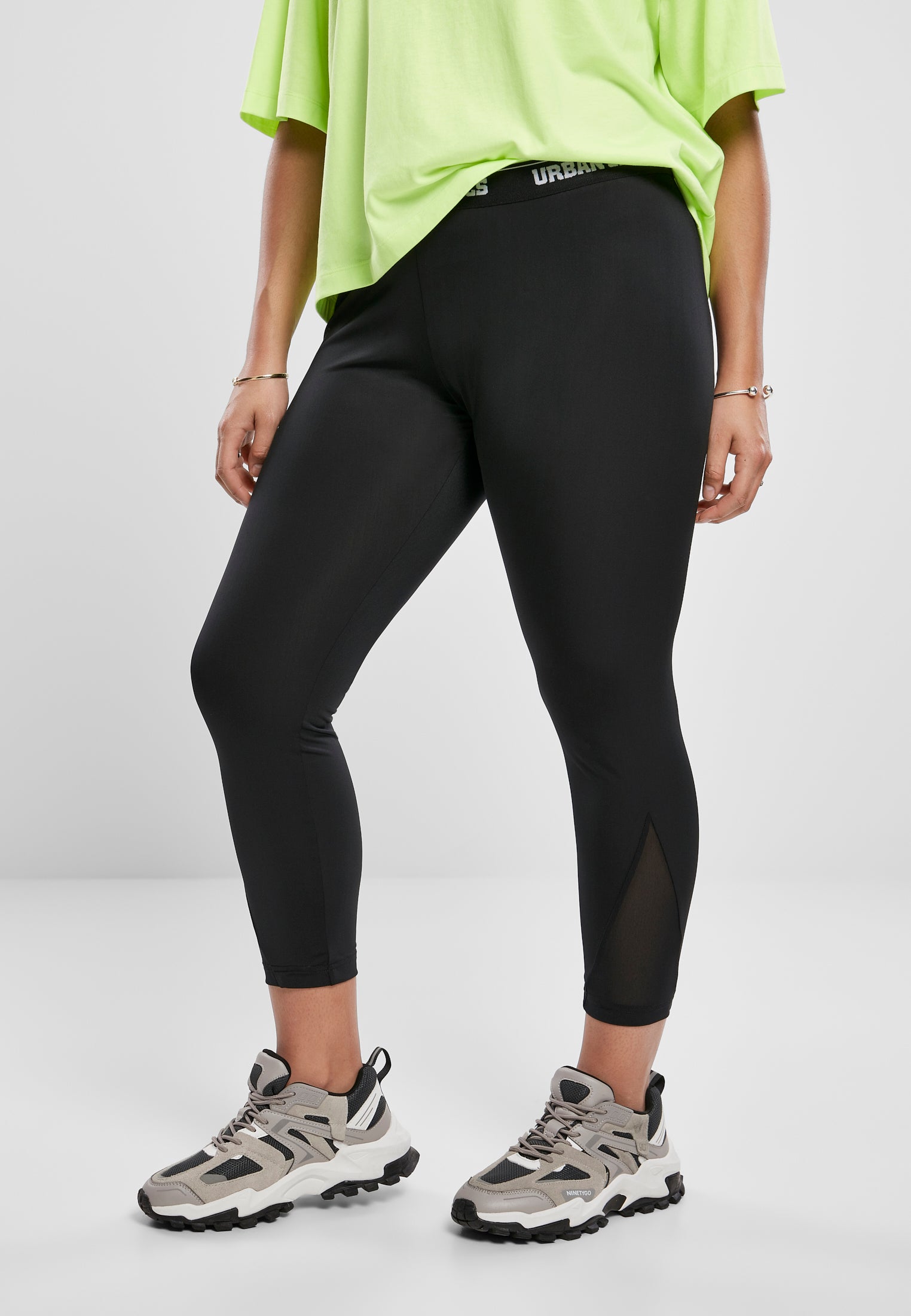 UC Tech Mesh Pedal Pusher Leggings