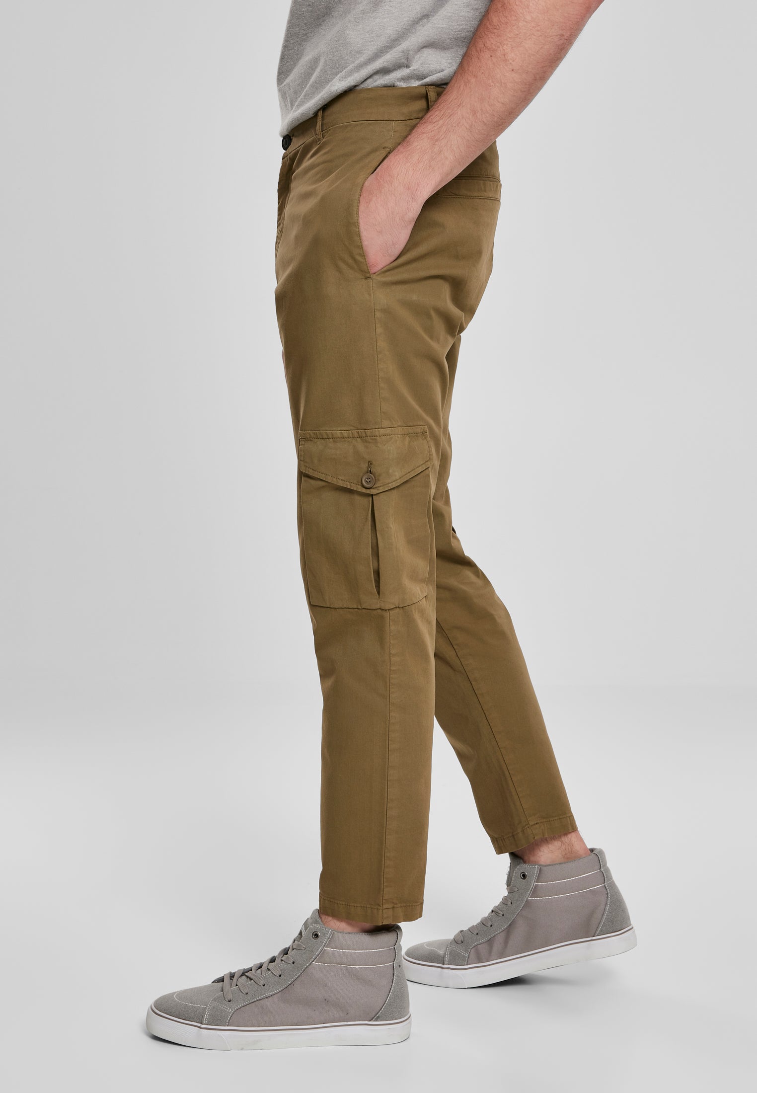 UC Tapered Cargo Pants
