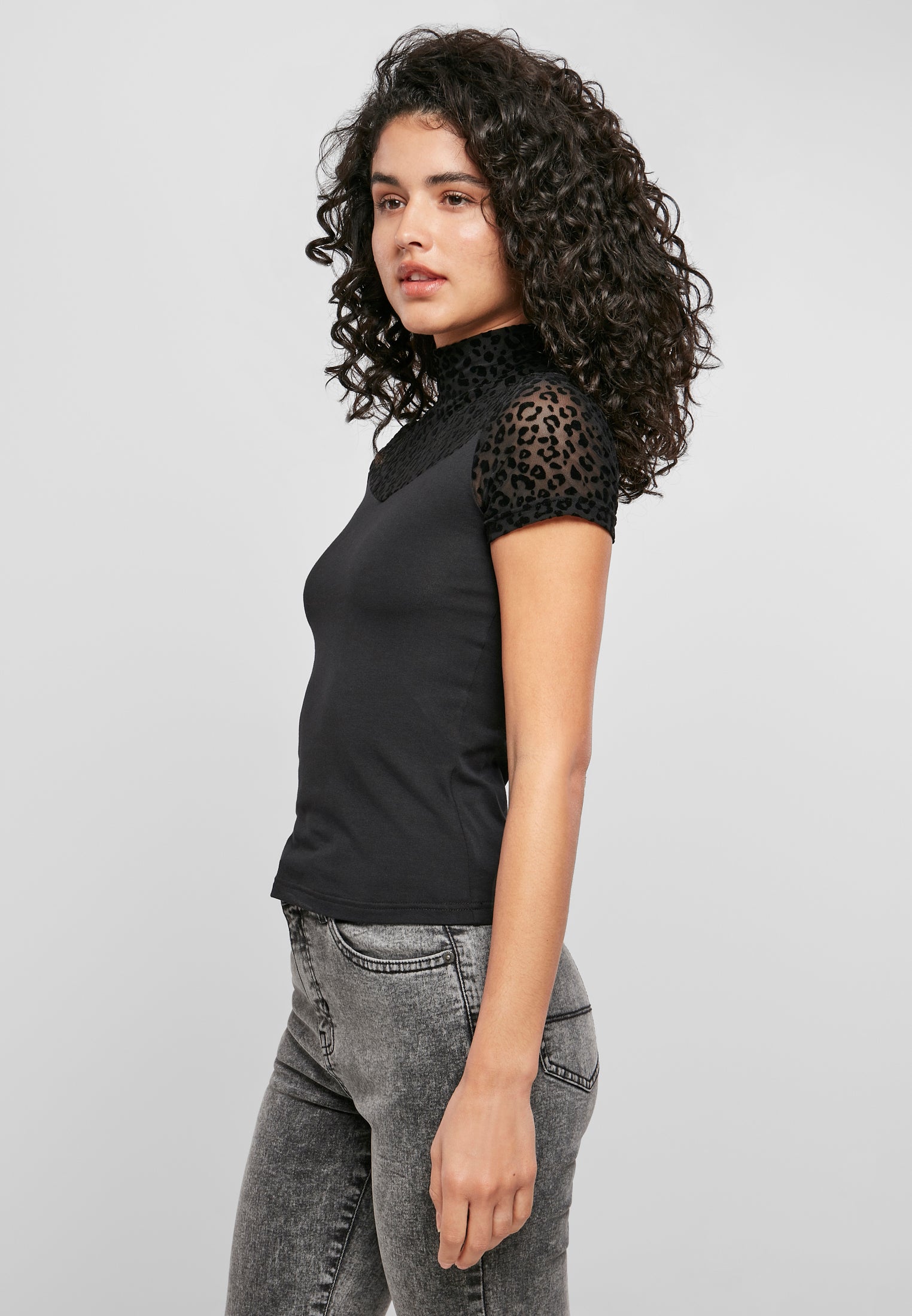 Camiseta de cuello alto con encaje flocado UC