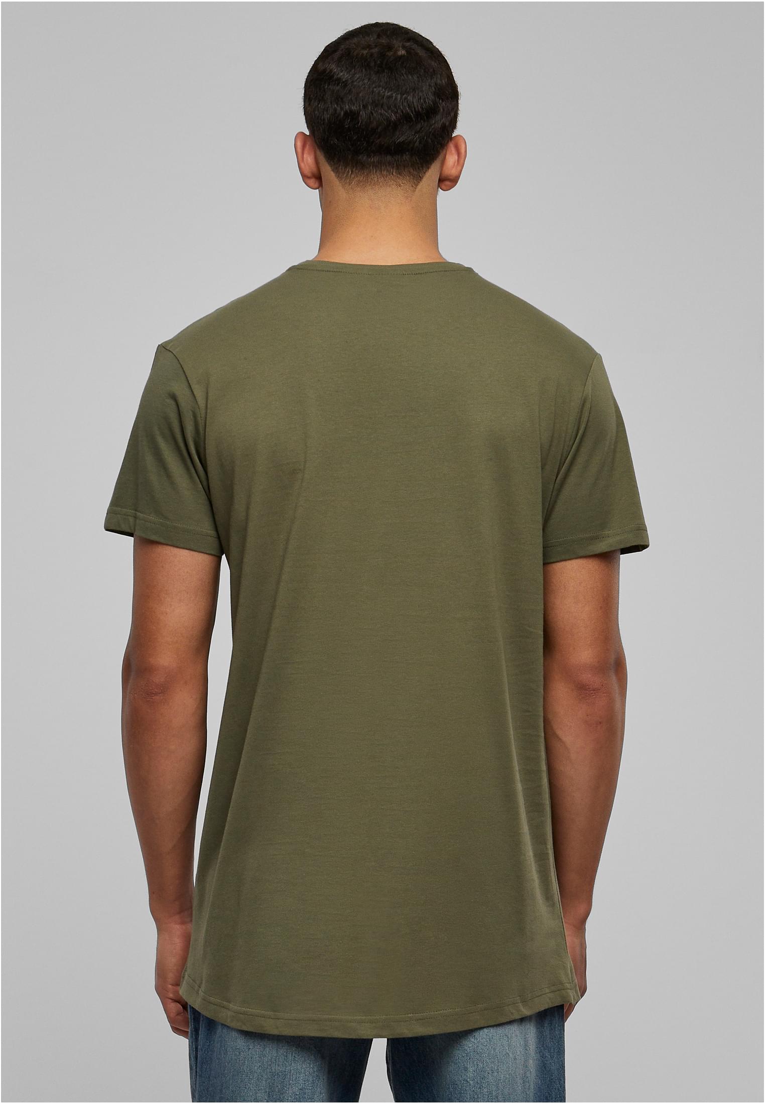 Baksidan av en man som bär en olivgrön Shaped Long Tee.