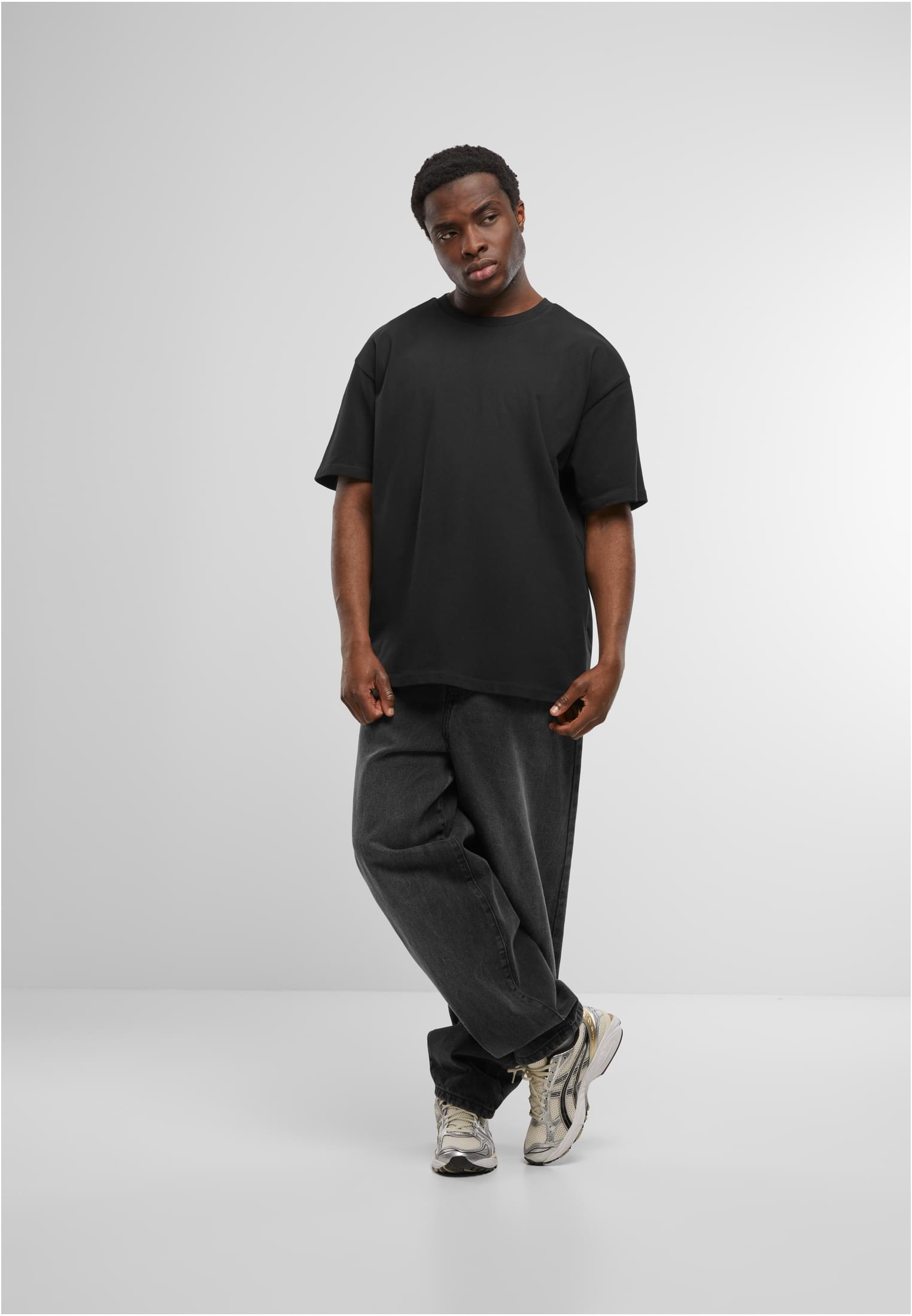 UC Relaxed Dropped Shoulder Tee