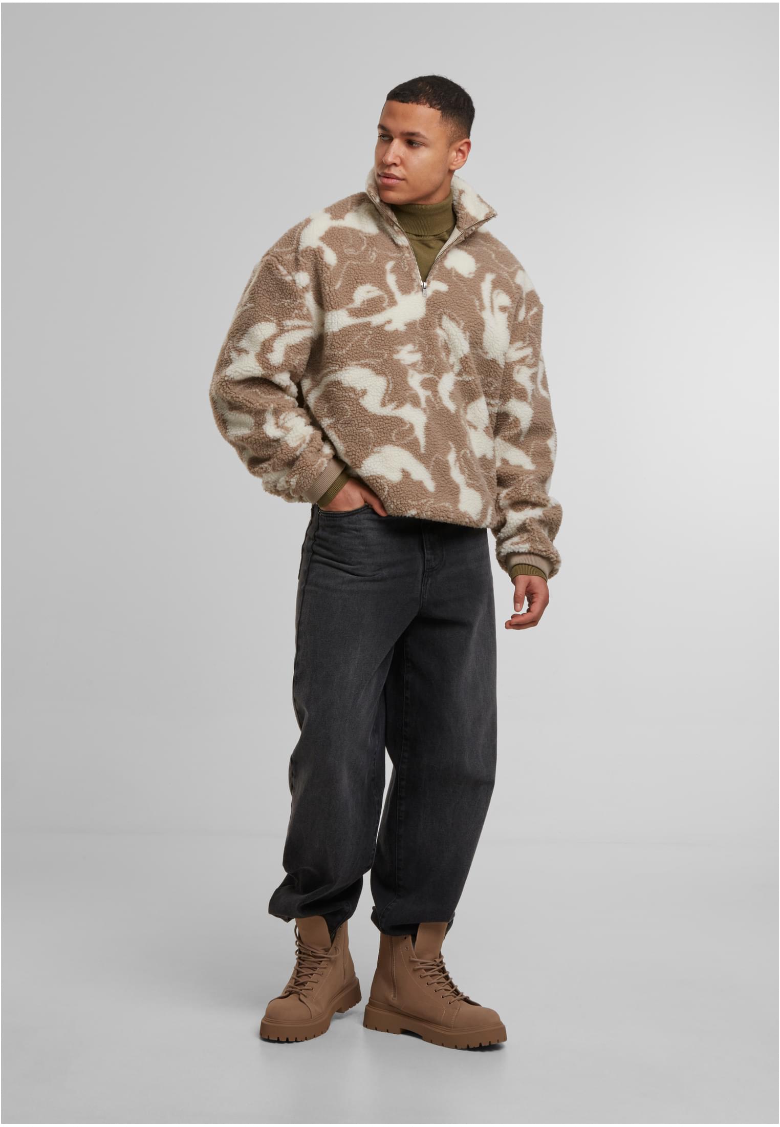 UC Oversized Pattern Teddy Troyer