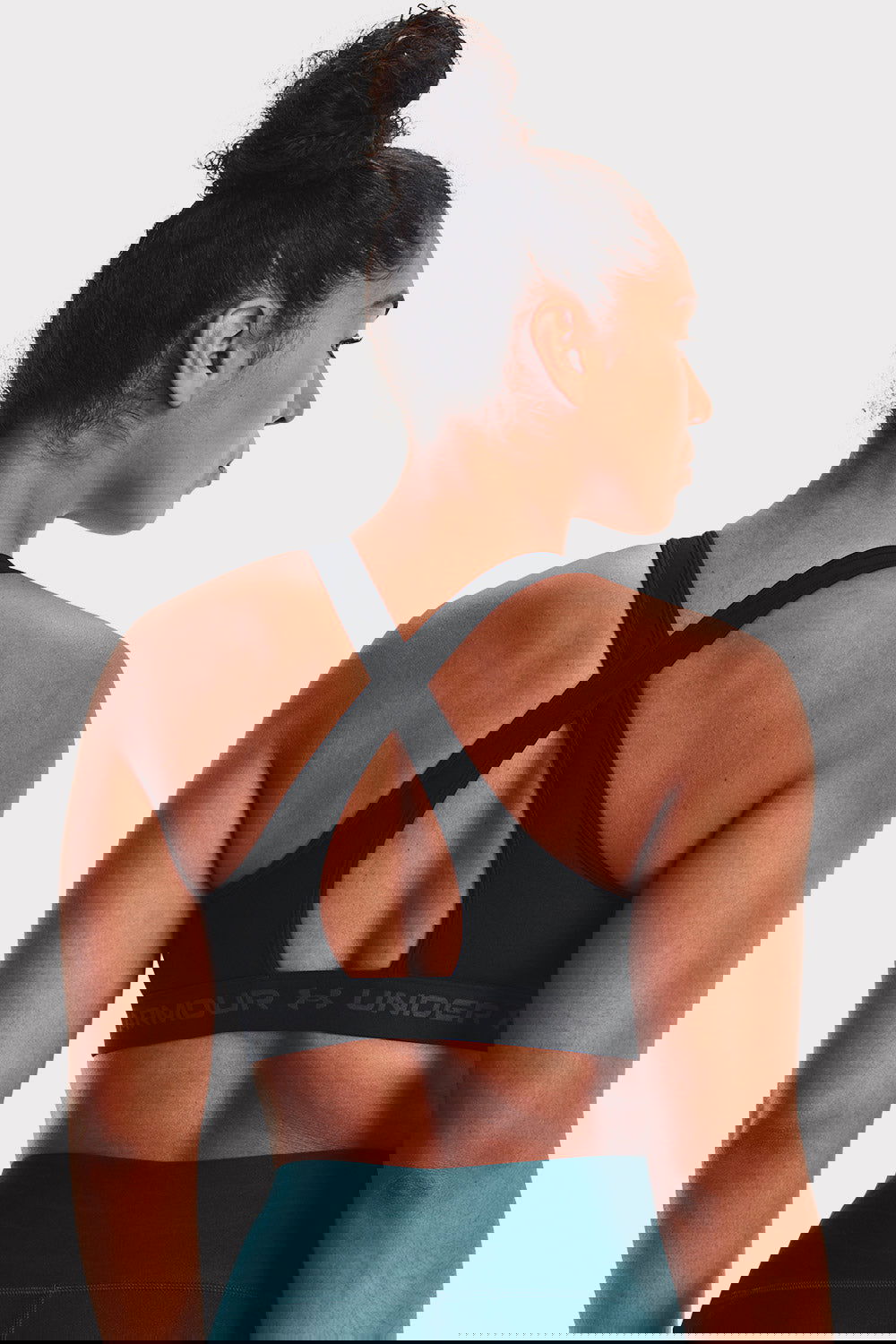 UA Crossback Mid Bra - Black - workoutbrands.com