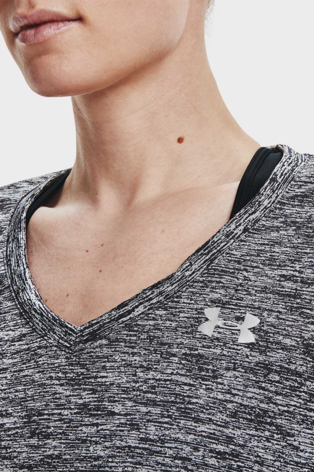 UA Tech SSV Twist  V-Neck - Grey/Black - workoutbrands.com
